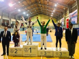 MİNİKLER ŞAMPİYONADAN ALTIN MADALYAYLA DÖNDÜ