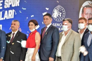 GENÇLİK VE SPOR YATIRIMLARI PROTOKOLÜ İMZALANDI