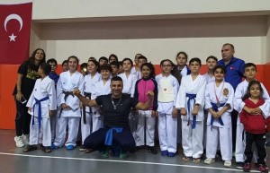 ALİAĞALI KARATECİLERDEN BÜYÜK BAŞARI