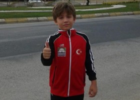 MİNİK KARATECİ UŞAK YOLCUSU