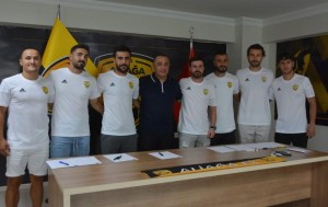 ALİAĞASPOR FK’DA 19 İMZA