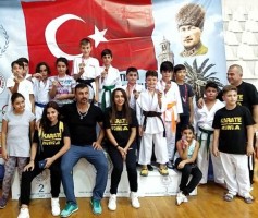 KARATEDE MADALYA YAĞMURU