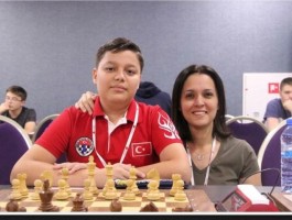 SATRANÇTA ALİAĞA’NIN GURURU OLDU