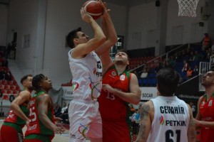 Petkimspor Yalovaspor’u rahat geçti