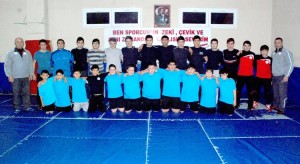Genç güreşçilerden Aliağa’ya büyük gurur