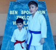 KARATECİ KARDEŞLERDEN BÜYÜK BAŞARI