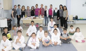 ANNELER KARATE ANTRENMANINDA