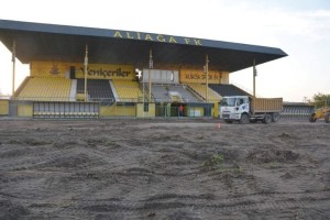 STADIN ÇİMLERİ YENİLENİYOR