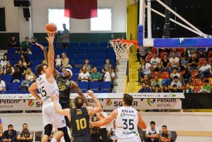 PETKİMSPOR SEZONA GALİBİYETLE BAŞLADI