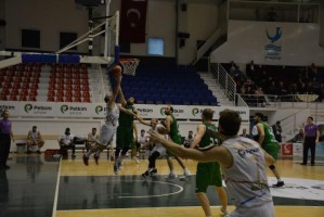 PETKİM SPOR EVİNDE MAĞLUP