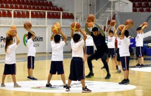 GENÇLER SPOR YAPARAK EĞLENECEK