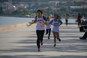 LİSELİLER ‘GENÇLİK KOŞUSU’NDA YARIŞTI