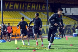 ALİAĞASPOR FK HAZIRLIKLARINI SÜRDÜRÜYOR