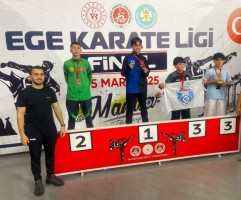 Genç sporcular madalyalarla döndü