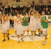 Aliağa Petkim 4'te 4 peşinde