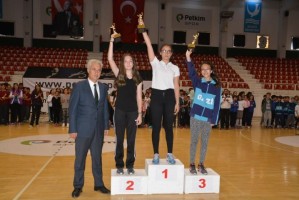 23 NİSAN ÖDÜLLERİ SAHİPLERİNİ BULDU