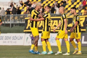 Aliağaspor evinde farklı kazandı