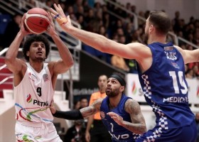 Çekişmeli maçı Petkimspor kazandı