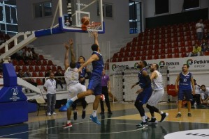 TÜRK TELEKOM: 84 PETKİM SPOR: 64