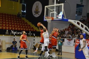 PETKİMSPOR: 65 - BAHÇEŞEHİR KOLEJİ: 90