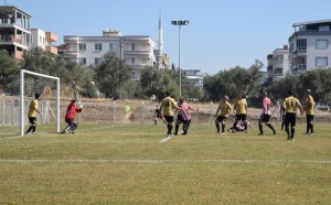 ALİAĞA GÜCÜ MASTERLER KENDİ EVİNDE YENİLDİ