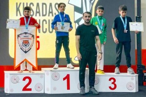 Karateciler 5 madalya ile döndü