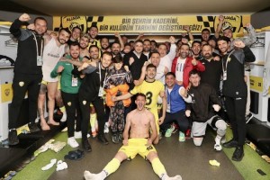 Aliağaspor FK son dakikalarda güldü