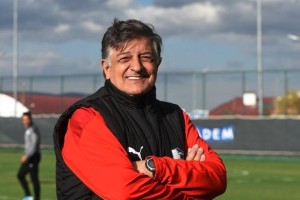 Menemen FK, Yılmaz Vural ile anlaştı