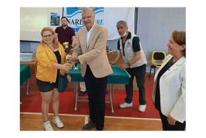 ALİAĞA’NIN TEK KADIN BRİÇ SPORCUSU KUPAYI KAZANDI