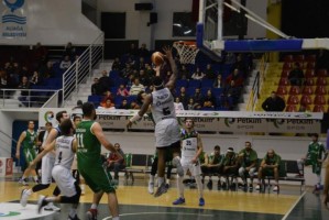 PETKİM SPOR ALTINCI GALİBİYETİNİ ALDI