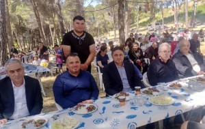 Türküler ve halaylarla Anneler Günü pikniği
