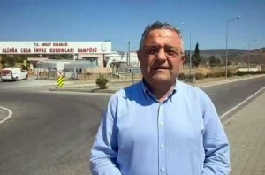 Cezaevi önünde yargıyı eleştirdi