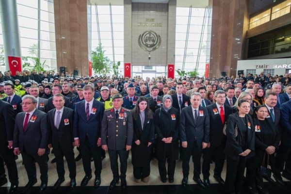 İzmir’in şehitleri Fethi Sekin ve Musa Can unutulmadı