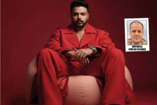 İZ BIRAKAN ŞARKILAR SÖYLÜYOR