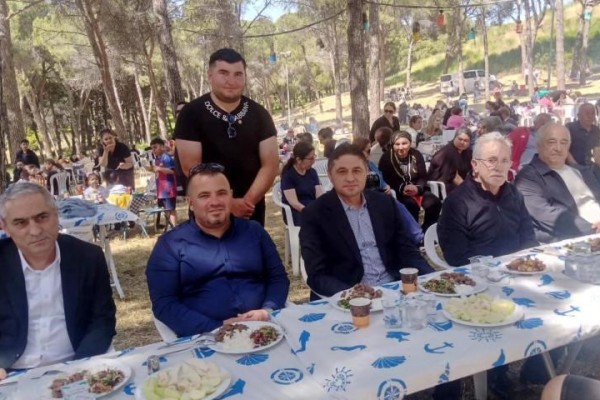 Türküler ve halaylarla Anneler Günü pikniği