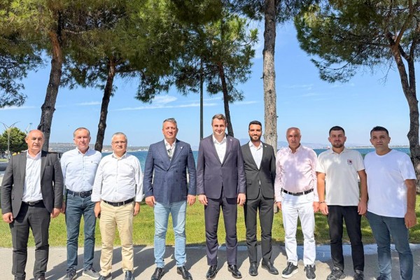 Bakırçay’da YENİ Parti zirvesi