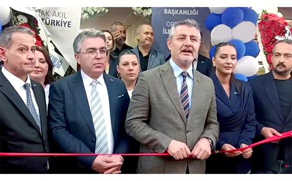 Anahtar Parti ilçe binası açıldı
