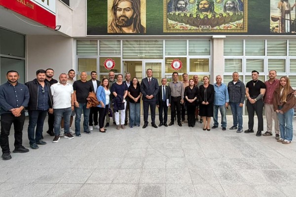 Ön seçime katılım yüzde 73