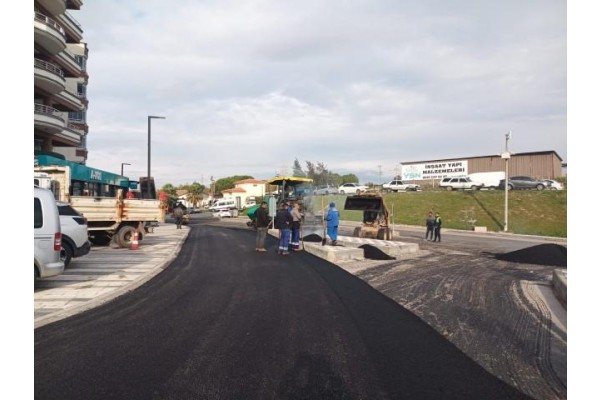 Yollar asfaltlanıyor