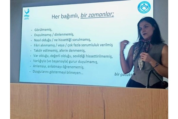 Ailelere ergenlik iletişimi semineri