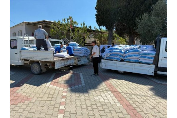 Yangın mağduru üreticilere yem desteği
