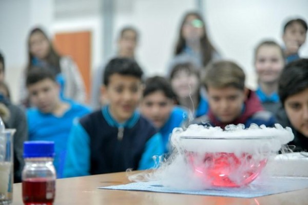 Tüpraş’tan öğrencilere fen deneyleri önerileri