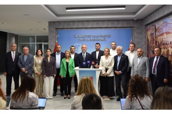 CHP’li vekiller sahaya indi