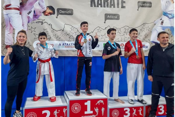 Karatecilerden büyük başarı
