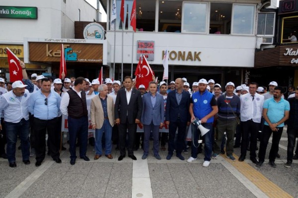 KONAK VAPUR İSKELESİ'NE GREV KARARI ASILDI