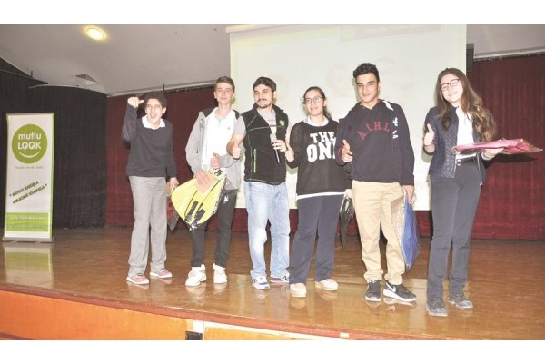 GENÇLERE 'MUTLULOOK' AŞISI