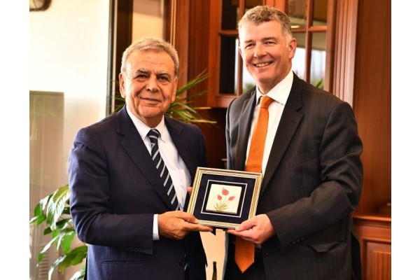 İNGİLİZ BÜYÜKELÇİ GÖZÜYLE İZMİR