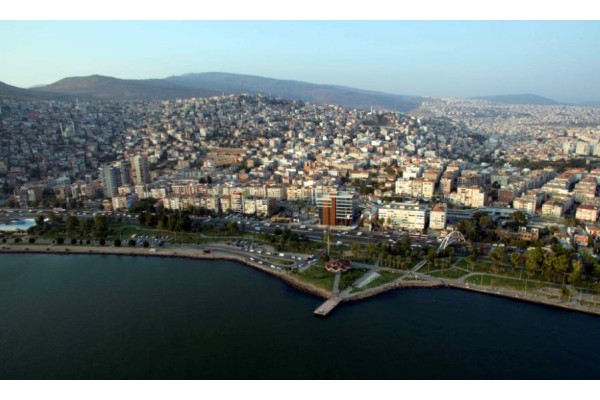 BAYRAKLILILAR “HİZMETLERDEN” MEMNUN