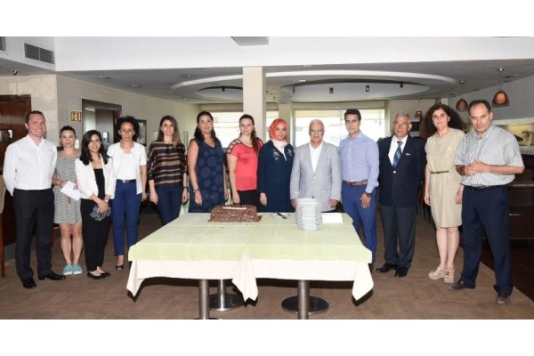 BU PASTADA ‘İŞ’ VAR