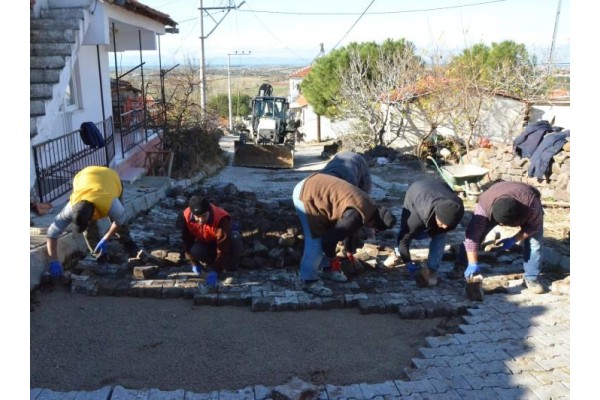 DİKİLİ BELEDİYESİ’NDEN SEL MAĞDURLARINA DESTEK